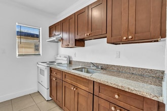 717 NW 14th Terrace in Fort Lauderdale, FL - Building Photo - Building Photo