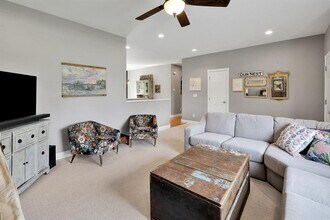 1639 Briar Ln in Pella, IA - Building Photo - Building Photo