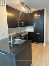 637 Lake Shore Blvd W in Toronto, ON - Building Photo - Building Photo