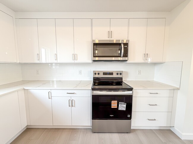 property at 275 Sage Hill Dr NW