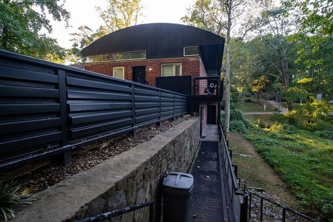 15 Burbank Dr SW in Atlanta, GA - Building Photo - Building Photo