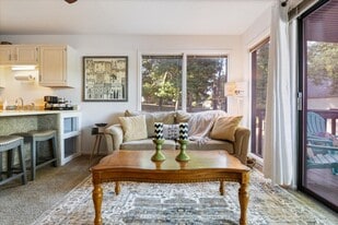 6620 Weston Point Dr in Osage Beach, MO - Building Photo