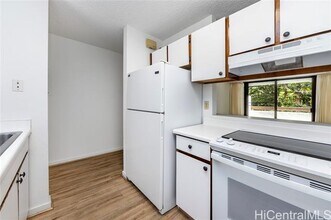 1015 Aoloa Pl in Kailua, HI - Building Photo - Building Photo