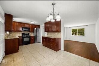 728 Boxwood Dr in Schaumburg, IL - Building Photo - Building Photo