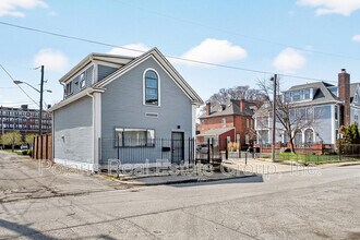 145 E 14th St in Indianapolis, IN - Foto de edificio - Building Photo