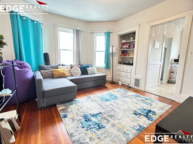 509 Washington St, Unit 1 in Boston, MA - Foto de edificio - Building Photo