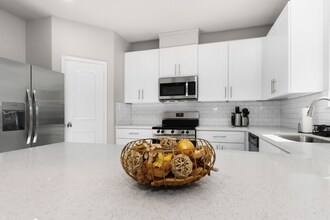 110 Turner St in Conroe, TX - Foto de edificio - Building Photo