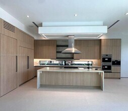 13085 Coronado Terrace in North Miami, FL - Building Photo - Building Photo