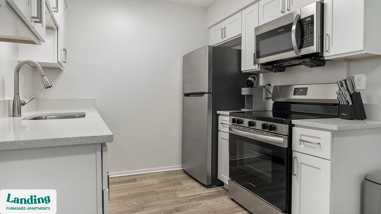 612 Bass Ct in Dunedin, FL - Building Photo