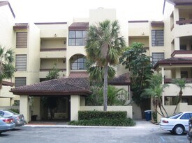 8830 SW 123rd Ct in Miami, FL - Building Photo