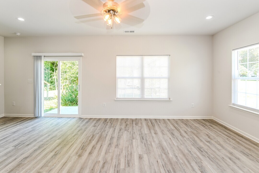 5617 Phillips St in Charlotte, NC - Building Photo