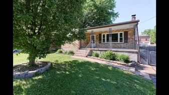 9606 Sievers Ct in Overland, MO - Building Photo