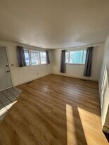 1808 Twining Dr in Anchorage, AK - Building Photo