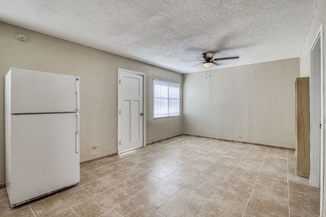 3922 Hayes Ave in El Paso, TX - Foto de edificio