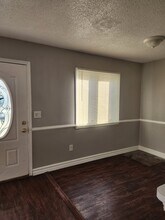 8619 Republic Ave in Warren, MI - Building Photo - Building Photo