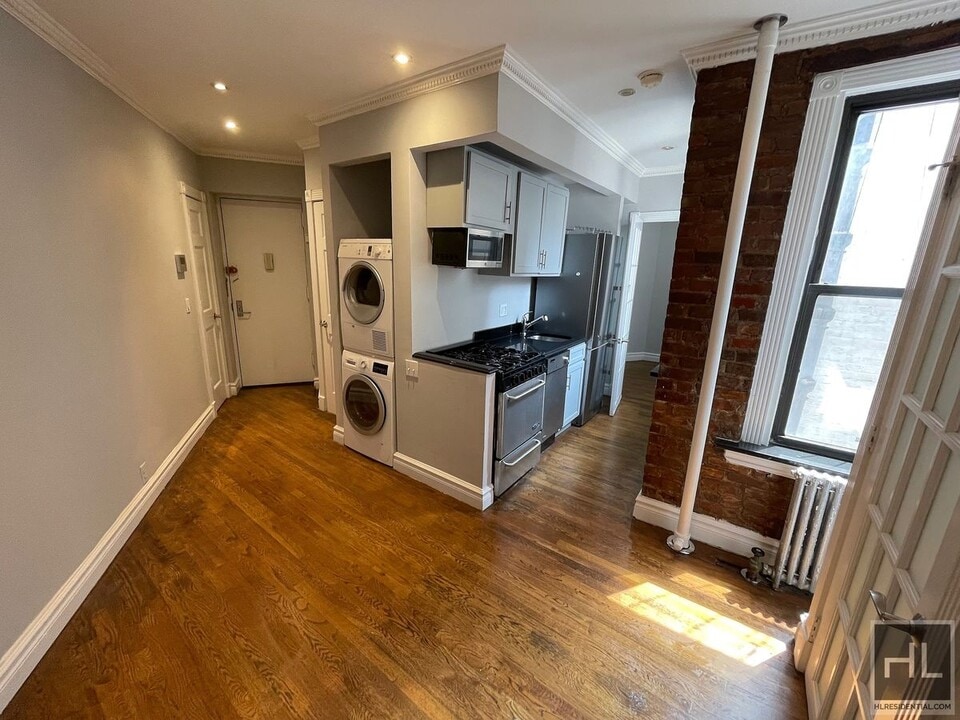 East 13th Street in New York, NY - Building Photo