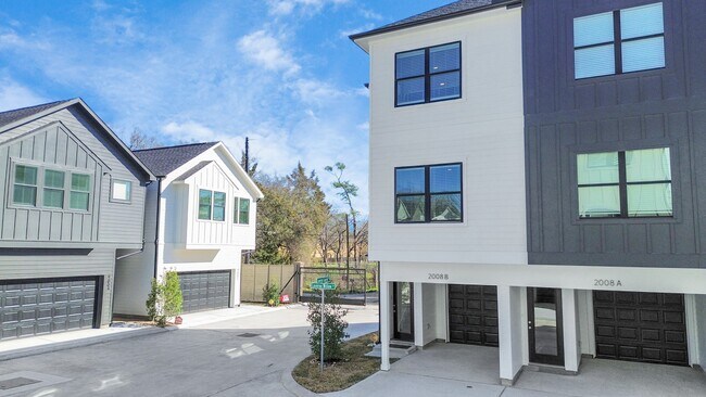 property at 2009 Laverne Willow Ln