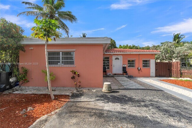 2322 Pierce St in Hollywood, FL - Building Photo - Building Photo