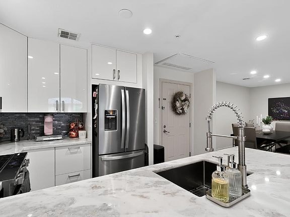 1550 Technology Dr in San Jose, CA - Building Photo - Building Photo