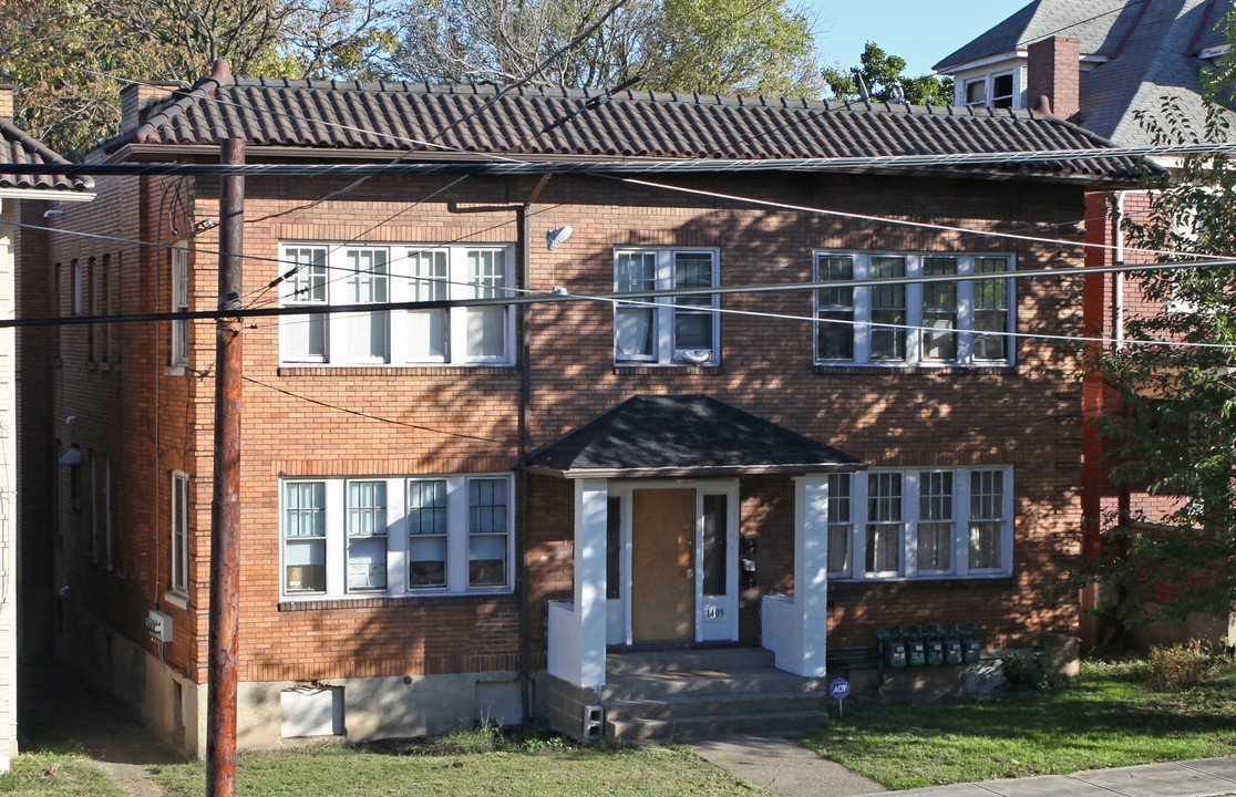 1409 Union St in McKeesport, PA - Foto de edificio