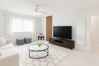 23 NE 19th Ave in Pompano Beach, FL - Building Photo - Building Photo