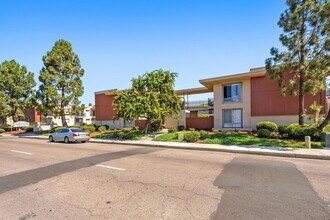 7414 Mesa College Dr in San Diego, CA - Building Photo - Building Photo