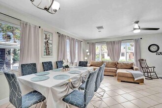 326 Walnut St in Hollywood, FL - Building Photo - Building Photo