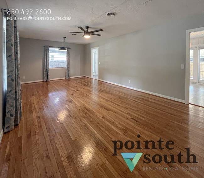 5807 Aurora Ave in Pensacola, FL - Building Photo - Building Photo
