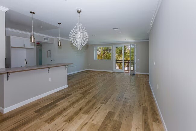 property at 11828 Runnymede St