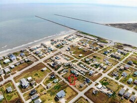 323 Texas St in Freeport, TX - Building Photo