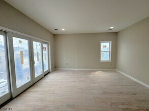 385 Lafayette St in Newark, NJ - Building Photo - Building Photo