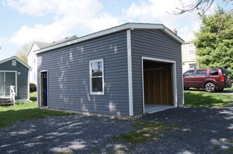 11 Arch St in Pen Argyl, PA - Building Photo - Building Photo