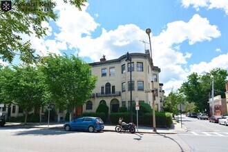923 Beacon St in Boston, MA - Building Photo - Building Photo