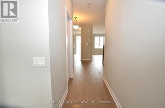326 Gisborne Pl in Ottawa, ON - Building Photo - Building Photo