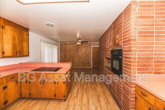 1011 Manor Rd in El Sobrante, CA - Building Photo - Building Photo