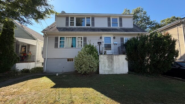 34 Mawhinney Ave, Unit 2FL
