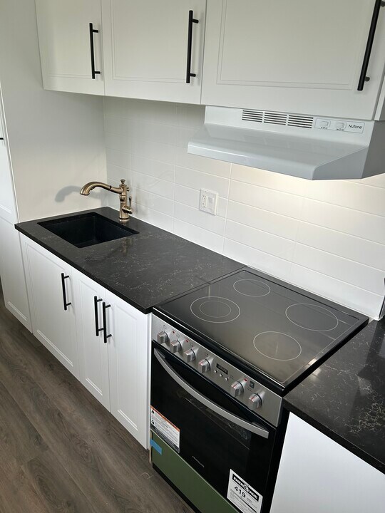 1254 Fennell Av E in Hamilton, ON - Building Photo