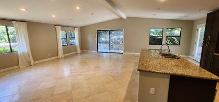 229 Grover Ln in Walnut Creek, CA - Foto de edificio - Building Photo