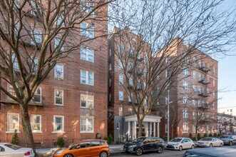 252 74th St in Brooklyn, NY - Building Photo - Building Photo