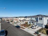 1950 Rosemary Dr in Hollister, CA - Foto de edificio - Building Photo