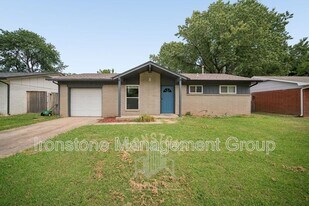 908 W El Paso Pl in Broken Arrow, OK - Building Photo