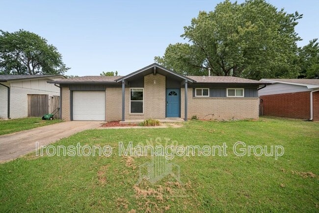 property at 908 W El Paso Pl