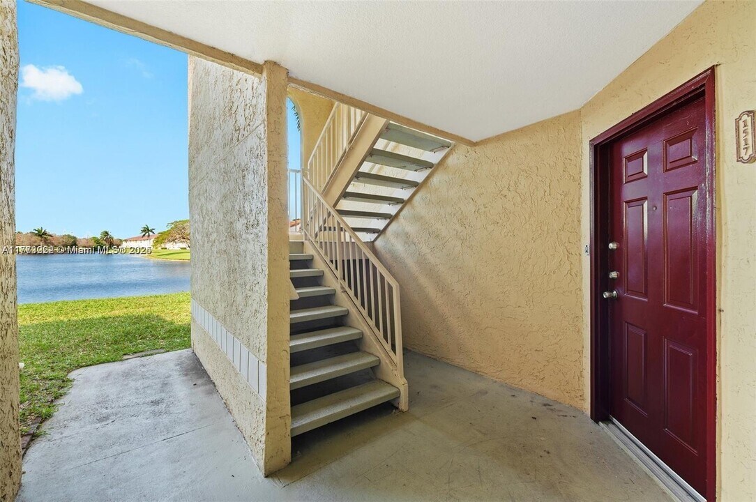 731 Vista Isles Dr in Plantation, FL - Building Photo