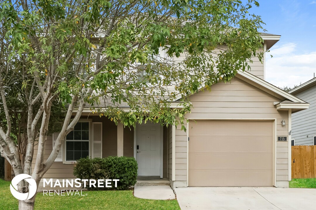 715 Sanderling in San Antonio, TX - Building Photo