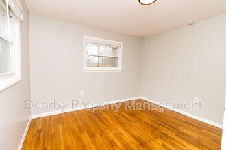 11412 London Ln in Apison, TN - Foto de edificio - Building Photo