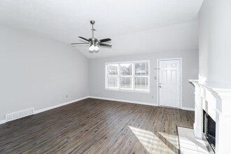 1655 Torrington Dr in Cordova, TN - Building Photo - Building Photo
