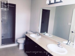 19 Zenyatta Ln in East Gwillimbury, ON - Building Photo - Building Photo