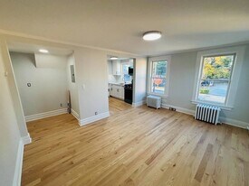 45 Glen Head Rd in Glen Head, NY - Building Photo