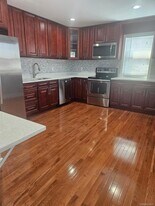 9 Bainbridge St in Roosevelt, NY - Building Photo