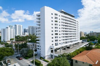 Havana Lofts Condo in Miami, FL - Foto de edificio - Building Photo